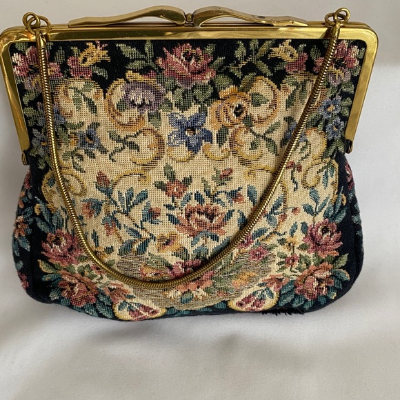 Vintage Floral Tapestry Handbag - Picture 3 of 11